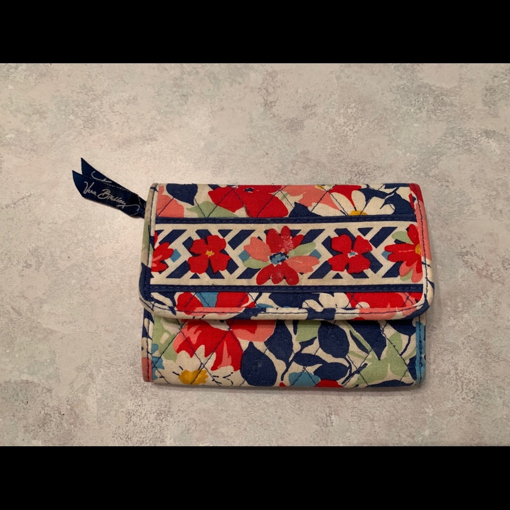 Vera Bradley floral wallet🌺🌸